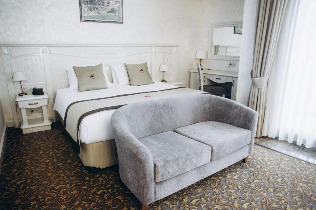 Colosseum Marina Batumi 7