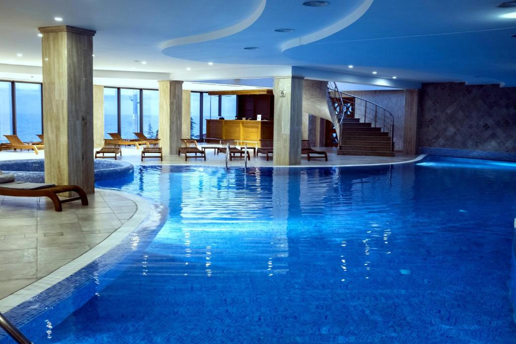 Colosseum Marina Batumi 4