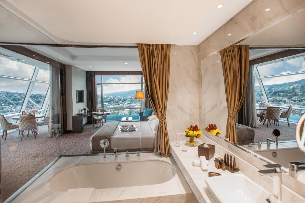 The Biltmore Hotel Tbilisi 8